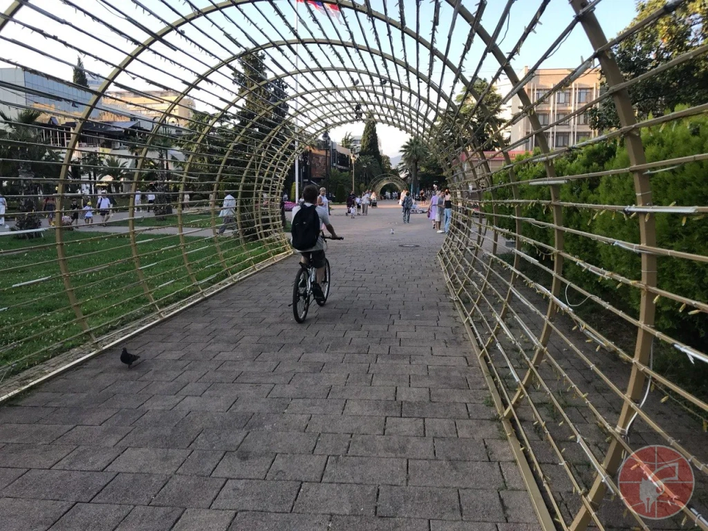 сочинский арбат, улица Навагинская - немноголюдно