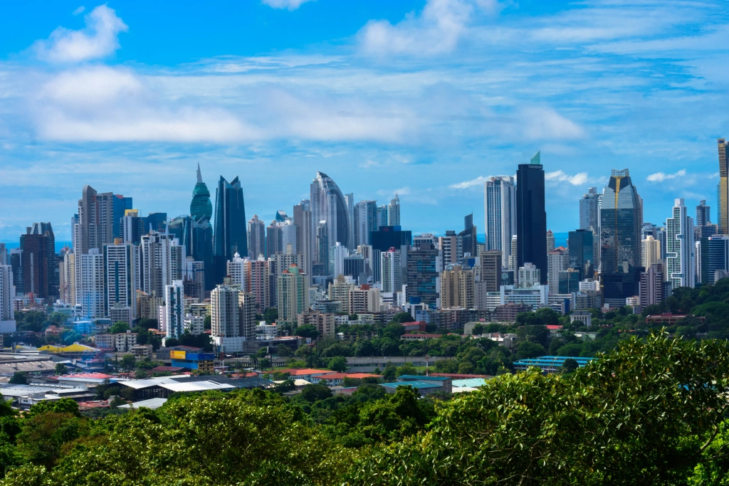 Panama_City_,_Panama.webp Панама - юрисдикция, которая привлекает иностранных предпринимателей