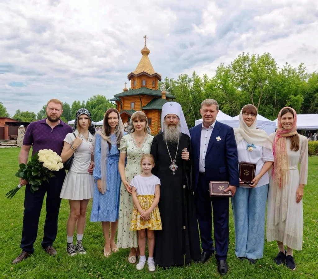 Семья Кляйн Семья Кляйн с митрополитом Ростиславом