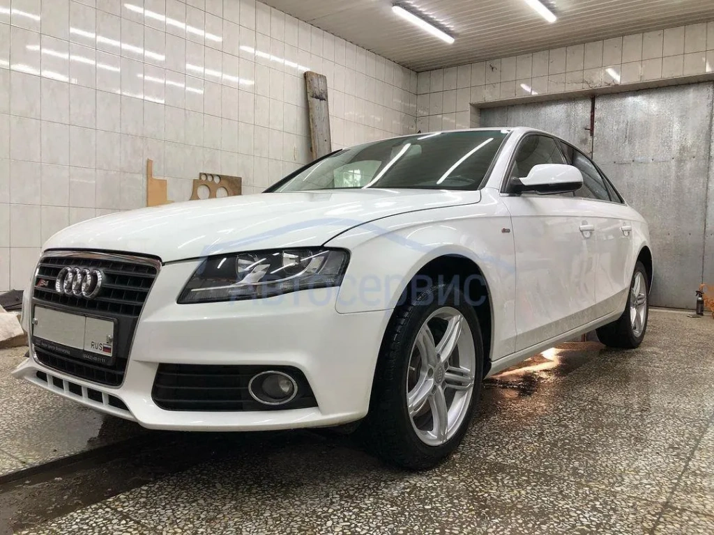 Audi A4 после ремонта в автомастерской