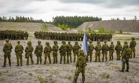FT: Эстония активно перебрасывает элитные войска и дальнобойное оружие к границе с РФ