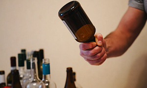 Дагестанского чиновника уволили после пьяного дебоша сына в местном магазине