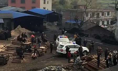 82 человека погибли из-за взрыва газа в угольной шахте Китая
