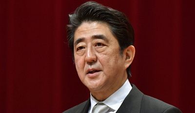 премьер японии пообещал путину продолжить работу над мирным договором