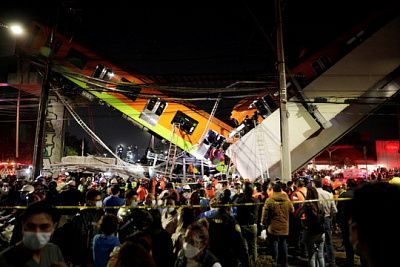 после обрушения метромоста в мехико погибли 20 человек