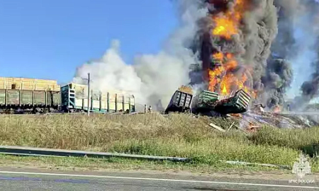 18 вагонов с топливом сошли с рельсов в Смоленской области