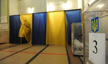 FT: Украина планирует провести выборы президента и референдум до 15 мая