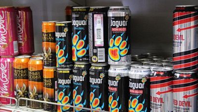 россию собираются обязать возобновить продажу алкогольных энергетиков