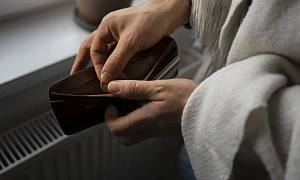 ЕВГЕНИЙ ГОНТМАХЕР: «МЫ ПО-ПРЕЖНЕМУ СТРАНА БЕДНЫХ ЛЮДЕЙ И НИЗКИХ ЗАРПЛАТ»