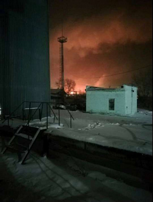 в ангарске загорелась крупнейшая нефтехимическая компания восточной сибири (видео)