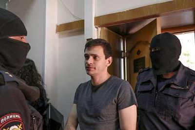 «ошиблись дверью»: стали известны подробности ареста экс-замглавы мчс гуровича