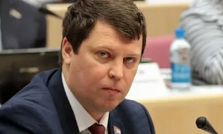Одного из самых активных сторонников ужесточения миграционной политики – депутата ГД Матвеева (КПРФ) – пытаются снять с выборов