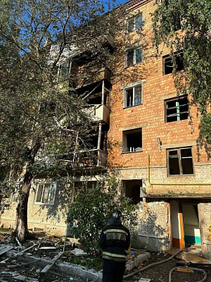 семерых увезли в больницу: в красноярском крае пострадали 11 человек при взрыве газа в жилом доме