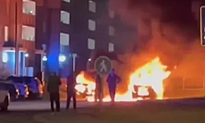 Атака БПЛА на Москву продолжается: обломки дрона попали в жилой дом