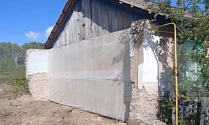 Власти Тюменской области снесли полдома семьи без предупреждения