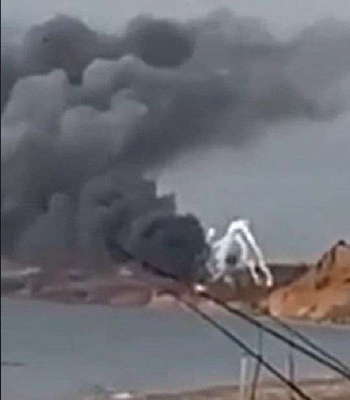 небоевые потери: в севастополе сгорел военный самолёт после взрыва боекомплекта (видео)