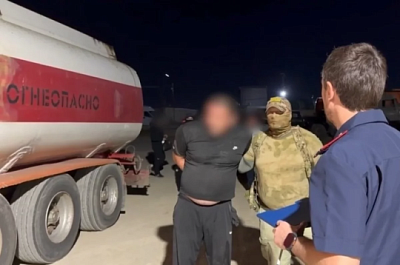 четверых жителей дагестана задержали за хищение 110 тонн нефтепродуктов - Сайт Газеты «Совершенно Секретно»