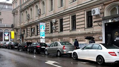 московские власти сделают парковку бесплатной 8 и 9 марта