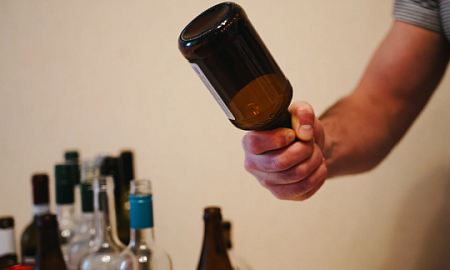 Дагестанского чиновника уволили после пьяного дебоша сына в местном магазине