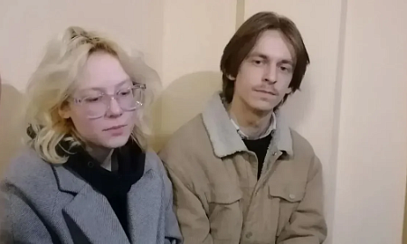 Петербургские музыканты Логинова и Орлов после третьего ареста из-за песен иноагентов вернулись домой