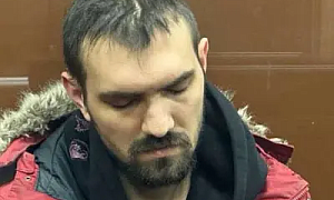 Стендапера Артемия Останина приговорили к 5 годам 9 месяцам колонии за шутки про мужчину без ног