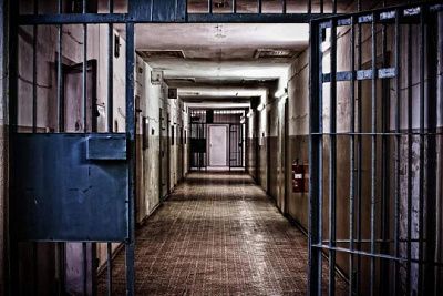 в ростовской области из тюрьмы сбежал заключенный