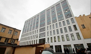 Силовики пришли в крупнейшее кадровое агентство по делу о нелегальной миграции