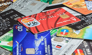 Минцифры: ЦБ в течение года создаст единый реестр банковских карт россиян