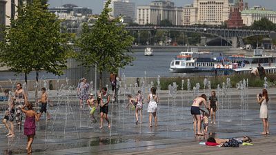 жителей европейской части россии ожидает жаркая погода на выходных
