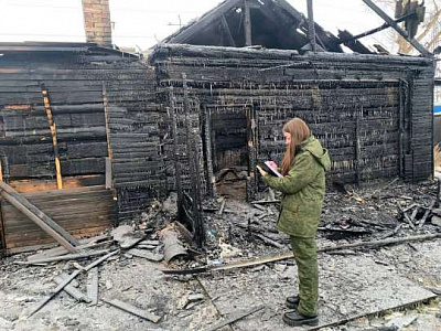 погибли мать и двое детей: в красноярском крае сгорел дом из-за неправильной эксплуатации печи