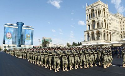 в азербайджане объявили военное положение