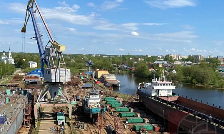 В КОСТРОМСКОЙ ВЕРФИ ДЕЛАЮТ ПРОБОИНУ – 2