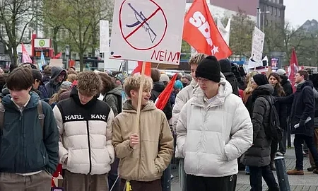 СМИ: забастовки школьников пройдут 25 сентября в ФРГ против воинской повинности 