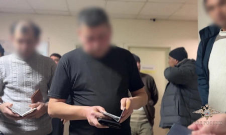 Мигрант из Средней Азии незаконно легализовал 1,7 тыс. иностранцев в хостеле в центре Петербурга