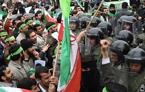 ИРАН ПОЛЫХАЕТ: КАК ПРОТЕСТ УЛИЦЫ СТОЛКНУЛСЯ С ЖЕЛЕЗНОЙ ВОЛЕЙ РЕЖИМА АЯТОЛЛ