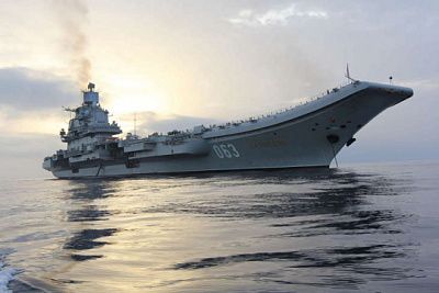 один человек погиб при тушении пожара на авианосце «адмирал кузнецов»