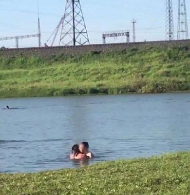 в архангельске парочка занялась сексом в озере на глазах у отдыхающих (видео)