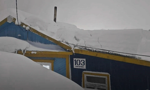 Из-за схода снега с крыш на Камчатке погибли два человека. Решается вопрос о введении ЧС